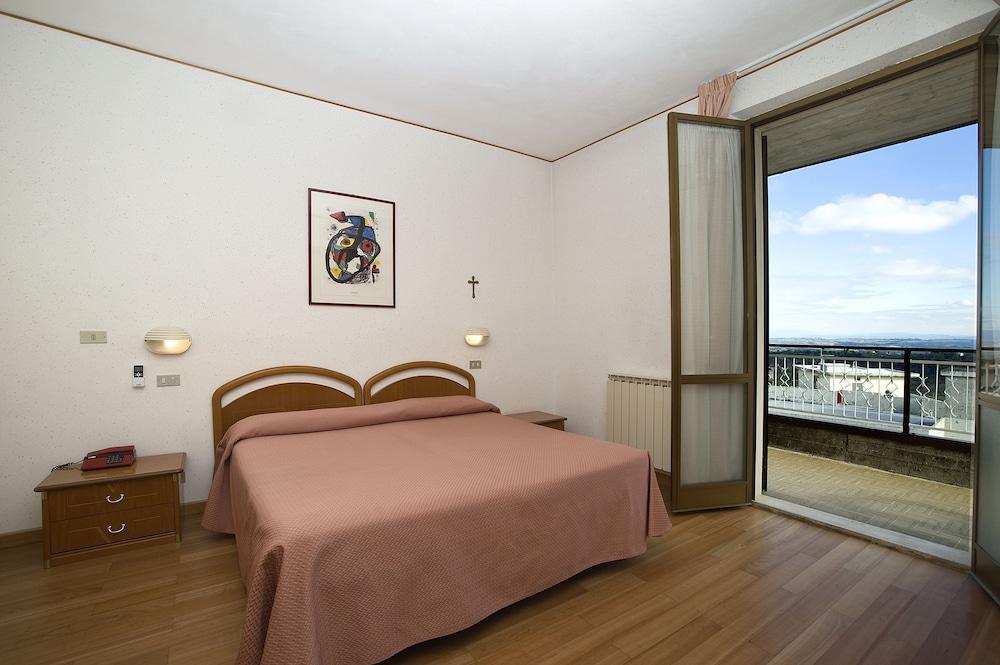 Hotel Villa Ricci & Benessere Chianciano Terme Exterior photo